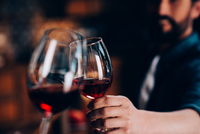 Помірне вживання вина попереджає рак, - іспанські вчені