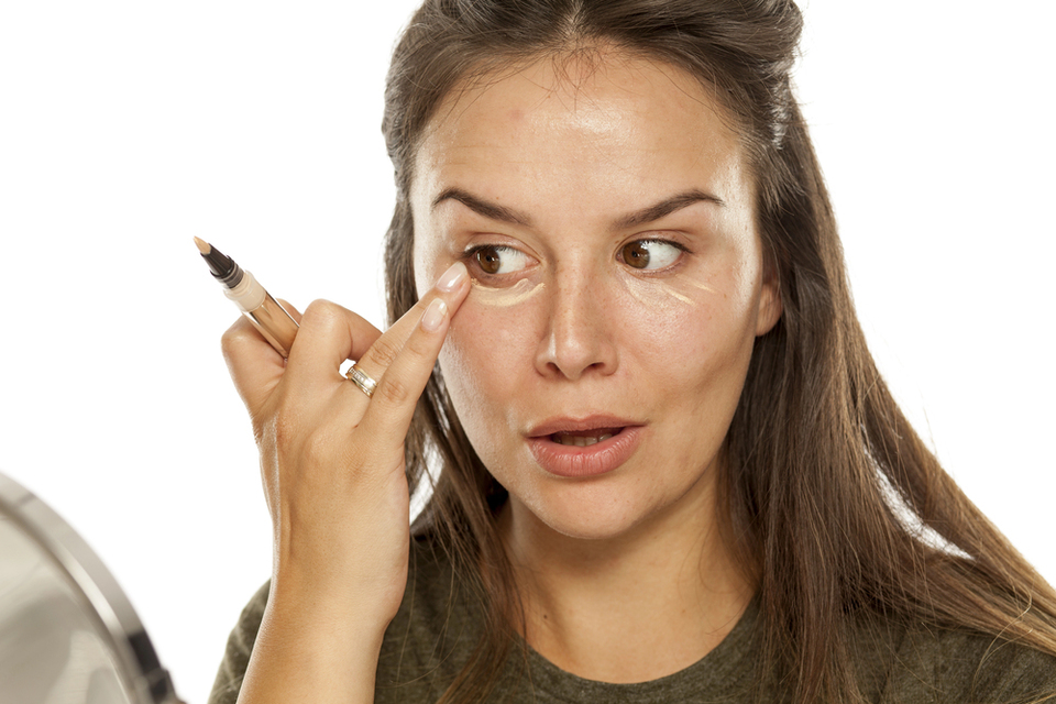 Працює краще за консилер: які продукту прибирають темні кола під очима 