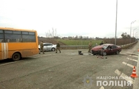 Біля розтрощеного Opel Vectra військові: ДТП на трасі Київ — Чоп (ФОТО)