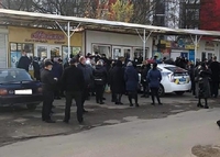 У Львові поліція влаштувала торговцям «карантин вихідного дня». Попри вказівки мерії (ФОТО)