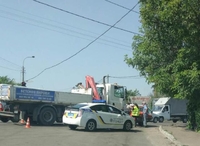 Вантажівка погнула легковик: ДТП у Рівному (ФОТО)