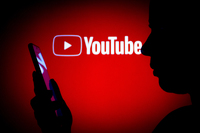 YouTube заблокував десятки російських каналів в Україні: хто потрапив під обмеження 