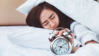 Як виглядати молодше після сну: поради жінкам віком 40+