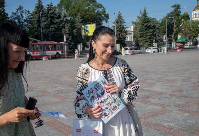 На фото - Олена Медведєва, натхненниця і співавторка книжки