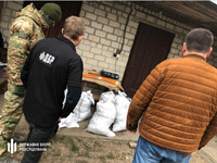 Бурштину на майже 6 млн. вилучили на Рівненщині: ДБР перевіряє місцевих правоохоронців (ФОТО)