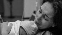 «Історія одного народження»:  зворушлива фотосесія у пологовому будинку Рівного (ФОТО)