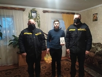 Рятувальники з Дубровиччини зворушливо привітали хлопчика з Днем Святого Миколая
