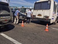 Автобус і легковик зіткнулися на Київській (ФОТО) 