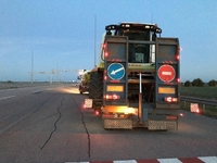 Надто широку вантажівку затримали на Рівненщині (ФОТО)