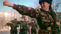 На Рівненщині жінки підписують контракти з армією