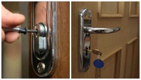 Ніколи не залишайте ключ у цьому положенні: грабіжники можуть легко зламати двері