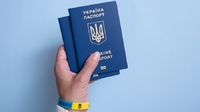 Скільки коштує закордонний паспорт у 2026 році та як оформити документ?