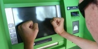 «Банкомати крадуть гроші»: клієнти «ПриватБанку» повідомили про нову проблему