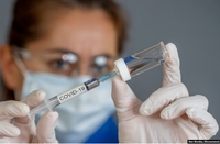 Українці-мігранти зможуть безкоштовно вакцинуватись від коронавірусу у Польщі