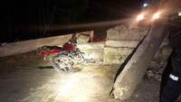 У Рівненській області 19-річний мотоцикліст на швидкості врізався у бетонні блоки. Хлопець – у лікарні 
