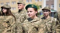 «Воєнка» по-новому, щоб «молодь мала базові військові навички» - вже скоро