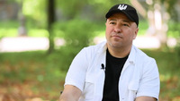 Зірка «Ліги сміху» розлучається після 14 років шлюбу: у минулому дружину підозрювали у зраді