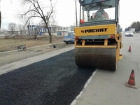 На Курчатова в Рівному ремонтують дорогу (ФОТО)