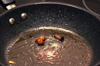 Відмиє навіть найбруднішу сковорідку: Як зробити, щоб посуд був як новий