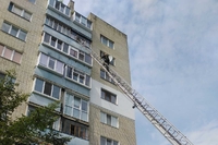 Сусід скаржився на біль у грудях: рятувальники Рівненщини виявили у квартирі мертвого чоловіка (ФОТО)