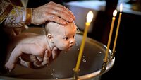 Кого не можна брати за хрещених батьків для дитини: прислухайтеся до цих порад