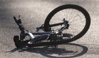 Катався на велосипеді, впав і помер: трагедія із дитиною сталася на Рівненщині