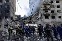 Ніч жаху: Ворог знищив житлові будинки Києва, є загиблі й поранені (ФОТО/ВІДЕО)