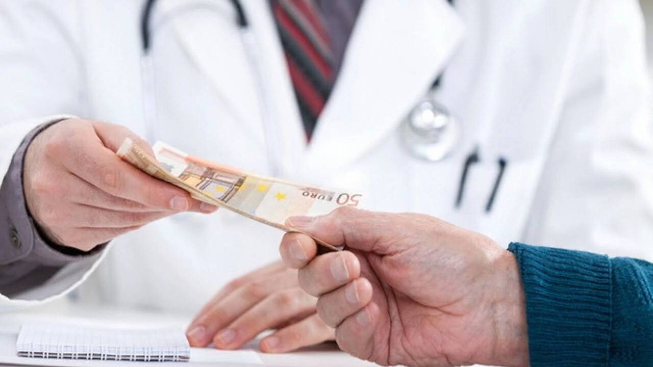 9 тисяч гривень за довідки: лікар із Радивилова отримав вирок