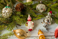 Радянські ялинкові іграшки коштують як антикваріат: що треба шукати у бабусиних шафах