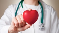 Нічого не лікують: Лікар «розніс» м'ятні таблетки для серця, які часто використовують українці