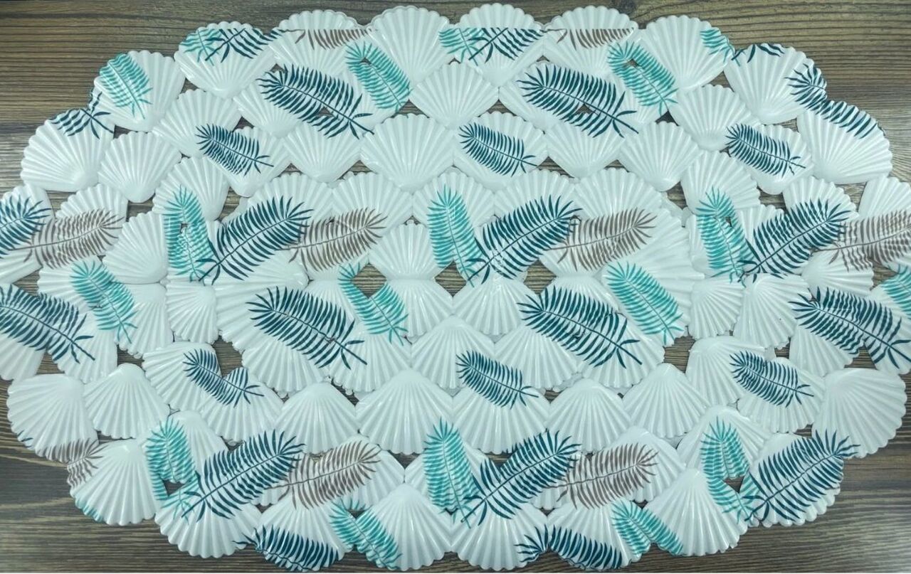 Старі гумові килимки для ванни не викидаю — поклала під ліжко і сплю в теплі навіть коли на вулиці -20