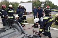 Як рятувальники Рівненщини вчилися діставати потерпілих з понівеченого автомобіля (ФОТО)