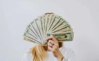 Гроші поллються рікою: Три знаки Зодіаку, які розбагатіють наприкінці жовтня