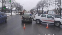 Автомобіль, який перевозив вакцину проти COVID-19, потрапив у ДТП у Тернополі (ФОТО)
