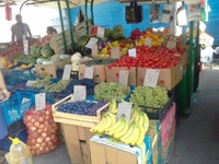 Скільки коштують на ринку Рівного овочі і фрукти (ЦІНИ)
