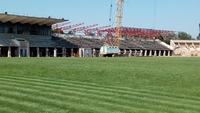 Робота кипить, або Як триває зведення нового-старого стадіону в центрі Рівного (ФОТО)