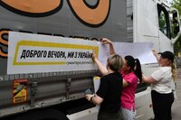 Пальне, вода, їжа та багато іншого: З Рівненщини на Херсонщину відправили 20 вантажівок допомоги