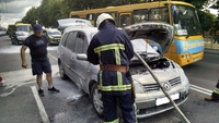 Восьмеро рятувальників у Рівному гасили авто (ФОТО)
