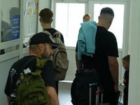 У нас про це воліють мовчати: нові цифри про перетин кордону чоловіками 18 – 22 років