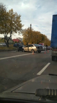 На Костромській у Рівному вчора не розминулись два автомобілі: деталі від поліції (ФОТО)