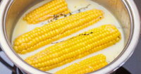 Як варити кукурудзу по-новому в молоці: рецепт за 20 хвилин, але з новим смаком