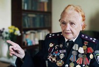98-річна розвідниця звернулася до військкомату, аби зі зброєю захищати Батьківщину (ФОТО)