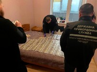 Молодші перевозили чоловіків до кордону: Мешканець Рівненщини був учасником злочинної схеми (ФОТО)