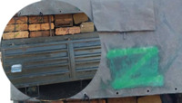 На Миколаївщині орки забули вщент забиту боєприпасами вантажівку 