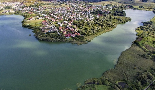 Басівкутське озеро з висоти пташиного польоту. Фото з мережі