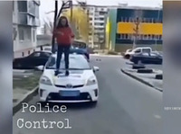 За «танці» на патрульному авто у Рівному оштрафують батьків школярки