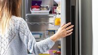 Тільки займають місце: які продукти НЕ варто зберігати  холодильнику? 