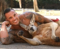 Еротичні фото напівоголених рятувальників з милими тваринками – це благодійність, а не заробіток (ФОТО)