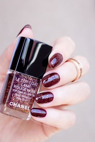 Лаима Вайкуленің порно фотосуреттері