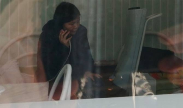 Китаянка в окремому боксі інфекційноої лікарні м. Брянськ